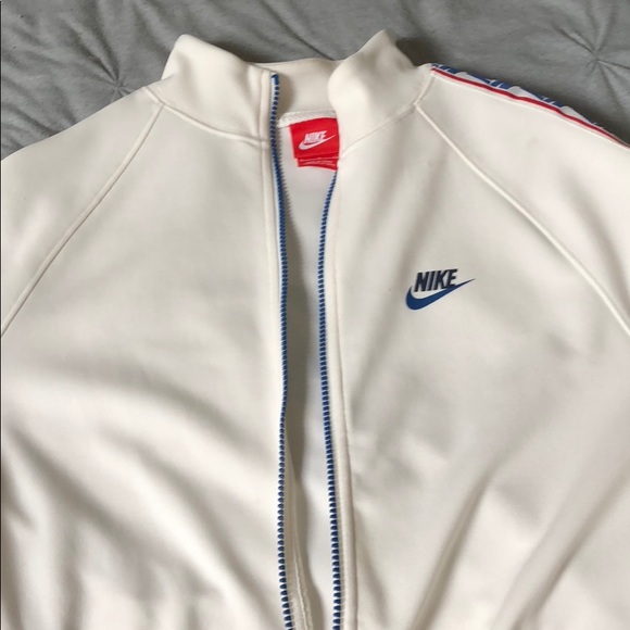 Nike jacket - Picture 1 of 7